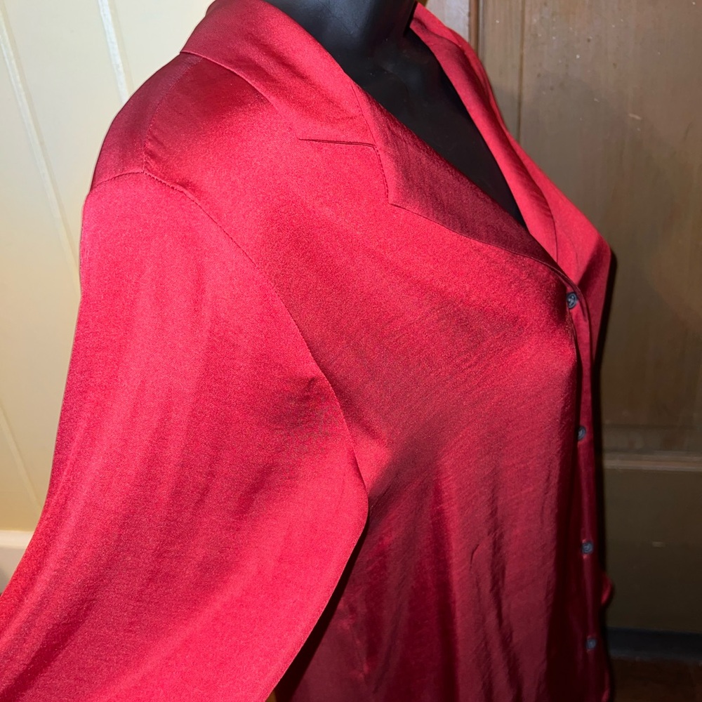 ⭐️Banana Republic Red Silky Button Up Holiday Party Long Sleeve Blouse Size XS - Picture 9 of 16